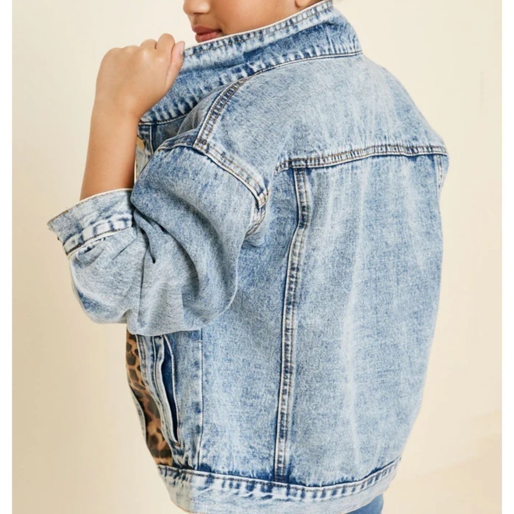 Hayden Girls Acid Wash Leopard Denim Trucker Jacket. XL. NWT - Picture 4 of 4
